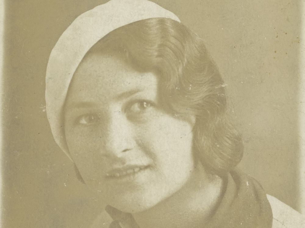 Nekhama Sirotina, photograph, 1935